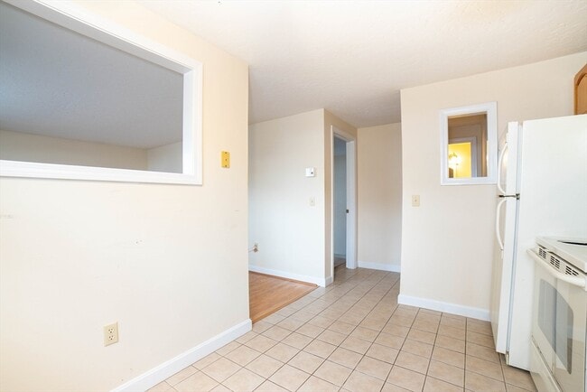 Building Photo - 13 Summer St