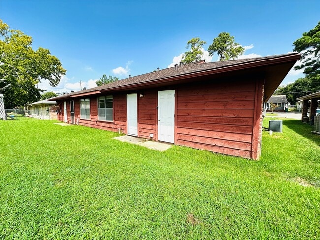 Building Photo - 1009 Mccall Ave