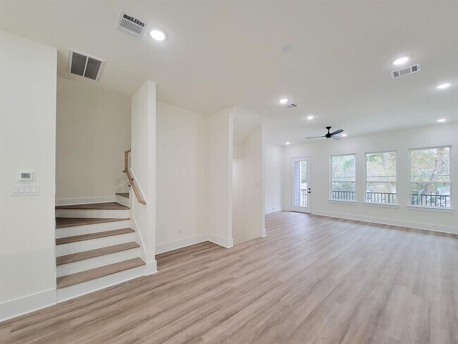 Building Photo - 4971 Brinkman St