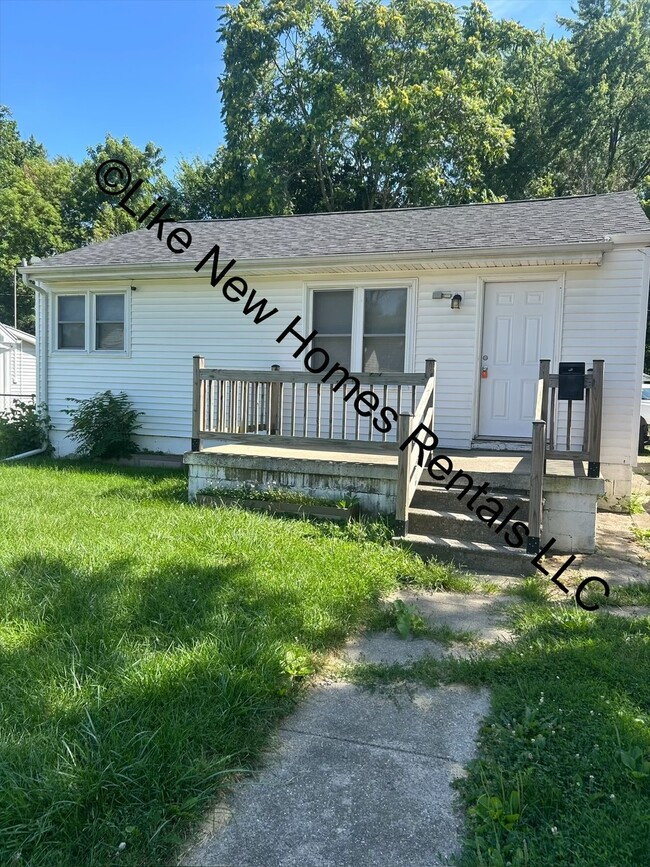 Building Photo - 3144 Woodrow Ave