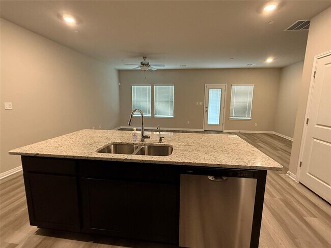 Building Photo - 1850 Settlers Glen Dr