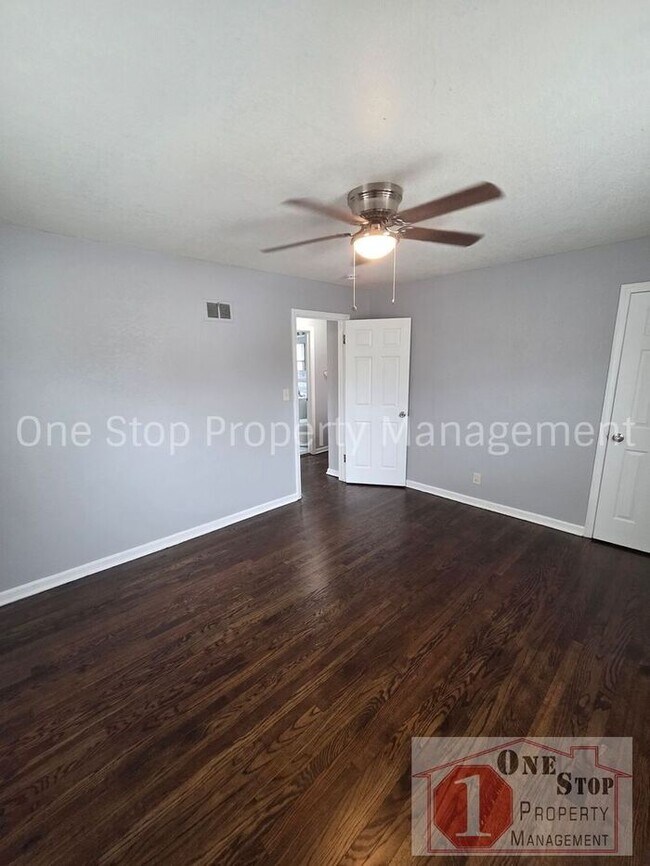 Building Photo - Beautiful 2 Bedroom 1 Bathroom in Kansas City!