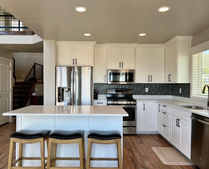 Building Photo - 339 Manti Dr