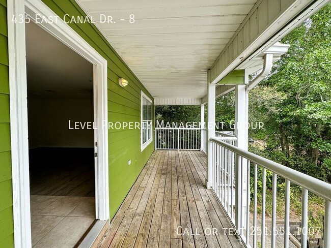 Building Photo - 435 E Canal Dr