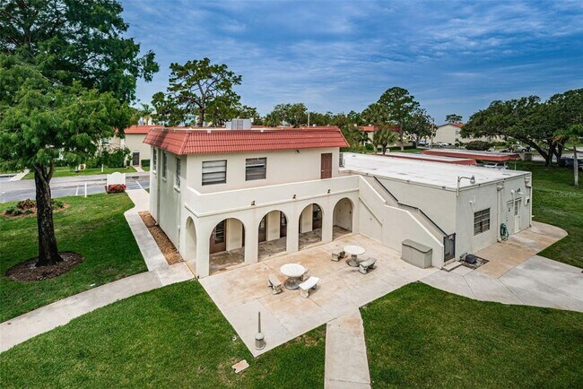 Building Photo - 2700 Bayshore Blvd