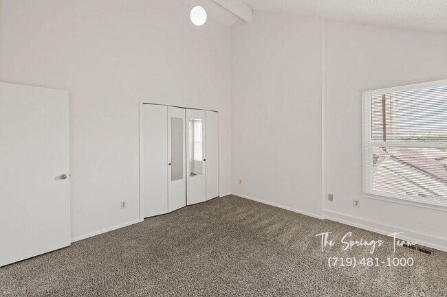 Building Photo - 5448 Fiesta Ln