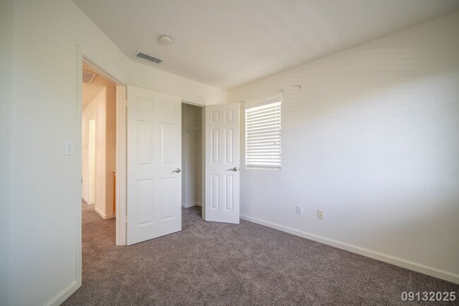 Building Photo - 4 Bed 3 Bath in Ocean Pointe