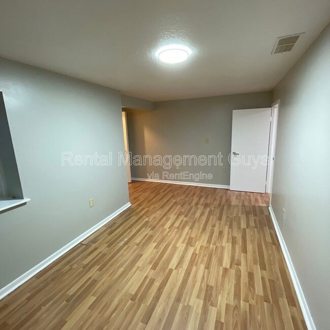 Building Photo - 8229 Halifax Ct N