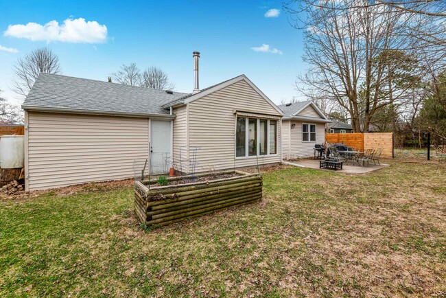Building Photo - 522 Togstad Glenn