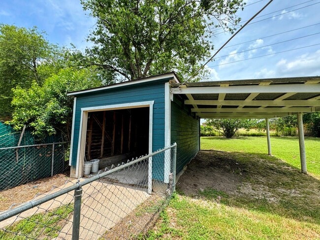 Building Photo - 1410 E Barton Ave