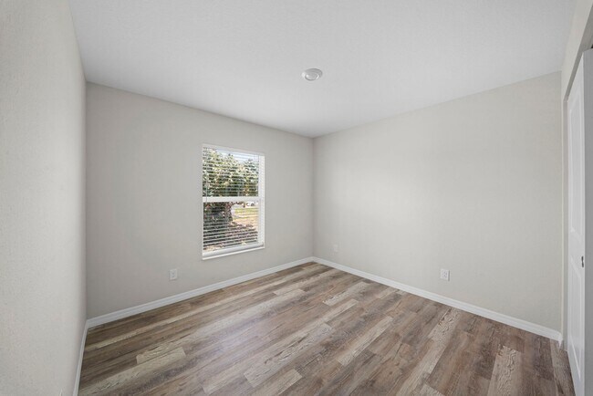 Building Photo - 202 NW 25th Pl