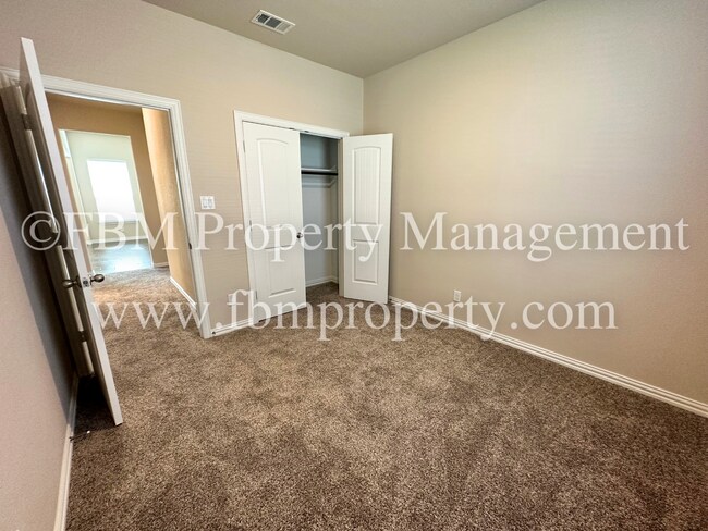 Building Photo - 2809 Belmont Dr