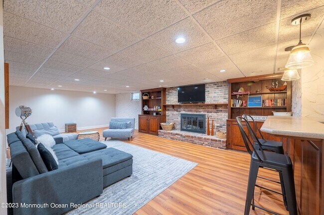 Building Photo - 623 Brooklyn Blvd