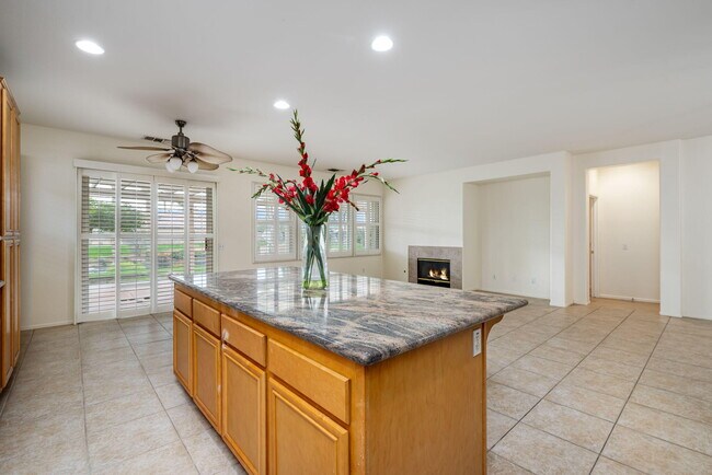 Building Photo - 82631 Redford Way