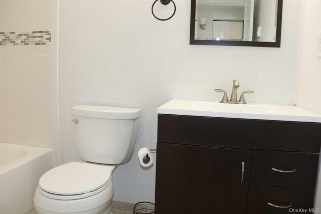 Building Photo - 313 Hudson Ave