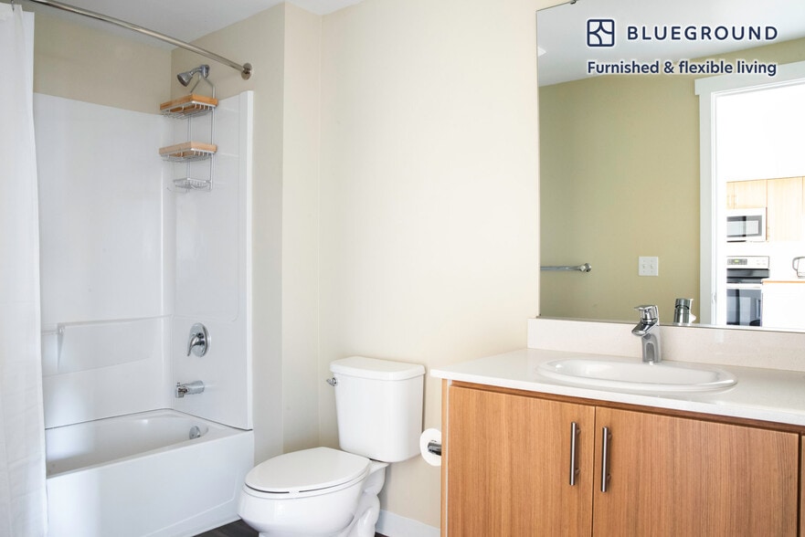 Building Photo - 13403 Newcastle Commons Dr