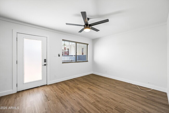 Building Photo - 3133 E Fairmount Ave