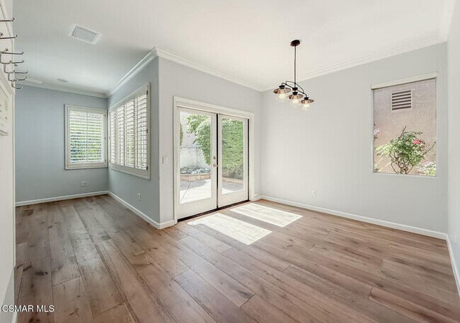 Building Photo - 5470 Seine Ct