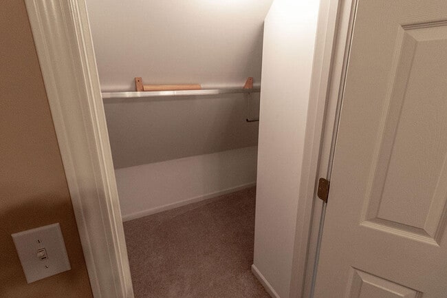 Building Photo - 1530 Florence Dr