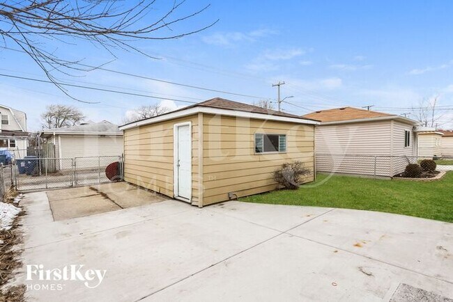 Building Photo - 1714 N 14th Ave