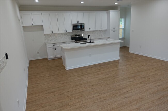 Building Photo - 9602 Champion Heavens Dr