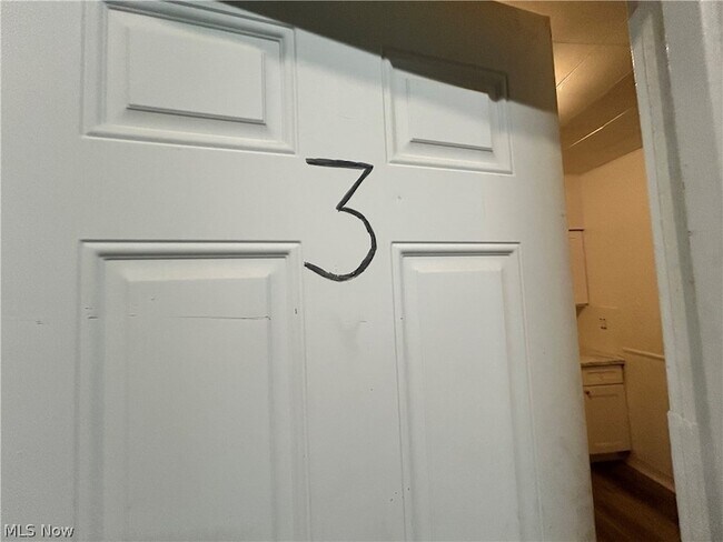 Building Photo - 2232 W 103rd St