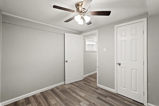 Building Photo - 523 Henke St