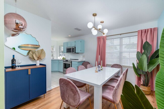 Building Photo - 1136 9th Square