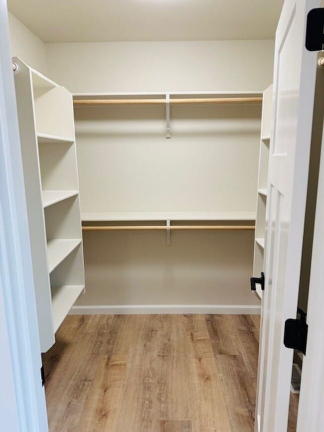 Building Photo - Brand New Duplex with upgraded finishes th...