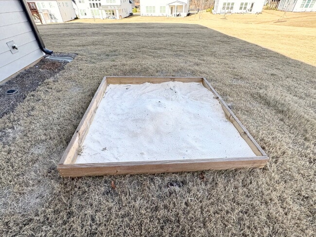 Building Photo - Modern 5 Bed Home with Open Layout, Tankless Water Heater, EV-Ready Garage, and Community Amenities