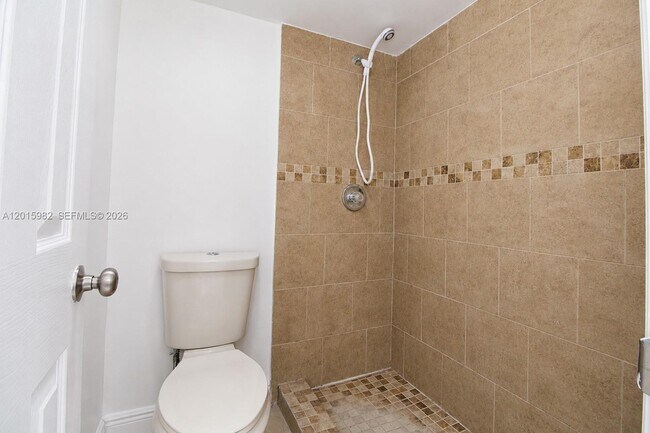 Building Photo - 6326 SW 139th Ct