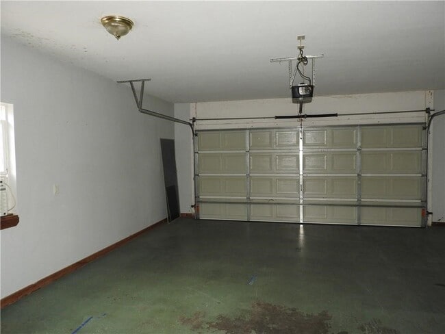 Building Photo - 2204 W Sunset Dr