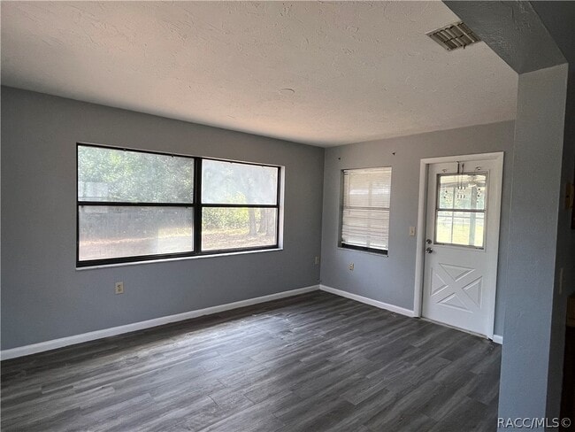 Building Photo - 521 S Harrison St