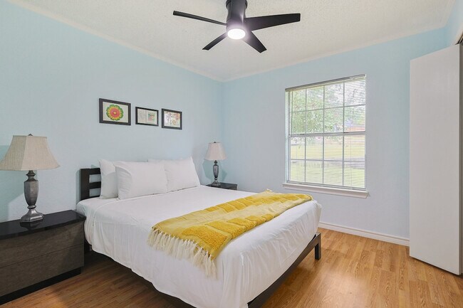Building Photo - 2501 Highdale Dr