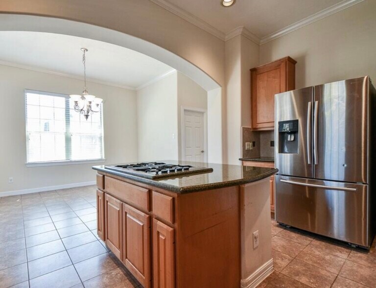 Building Photo - 8002 Stoneyway Dr