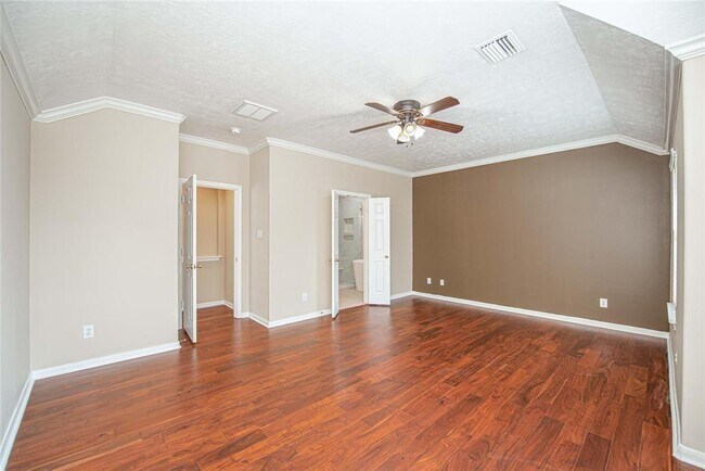 Building Photo - 143 W Burberry Cir