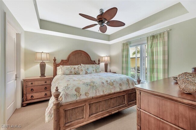 Building Photo - 325 3rd St S