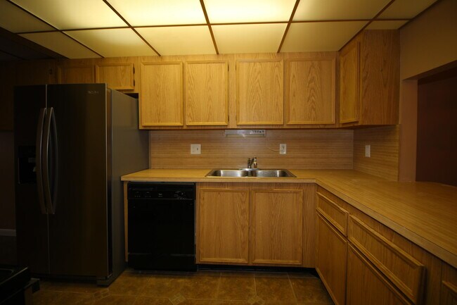Building Photo - 5939 Forest Hill Blvd