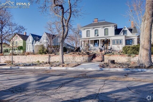 Building Photo - 840 E Kiowa St