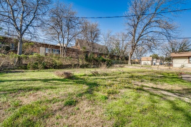 Building Photo - 3561 Westfield Ave