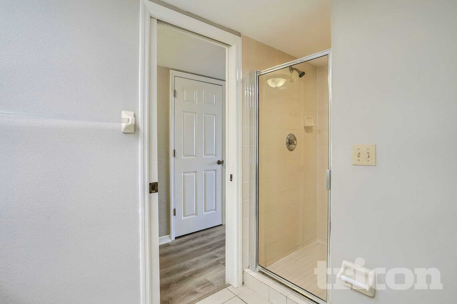 Building Photo - 14718 Seminole Trail