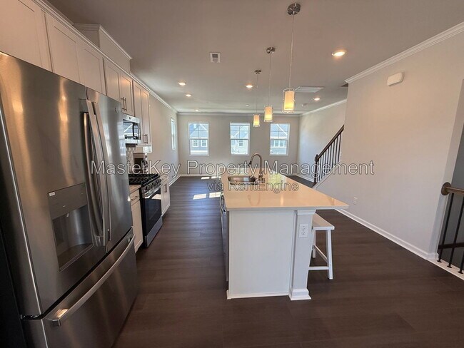 Building Photo - 329 Deercroft Dr