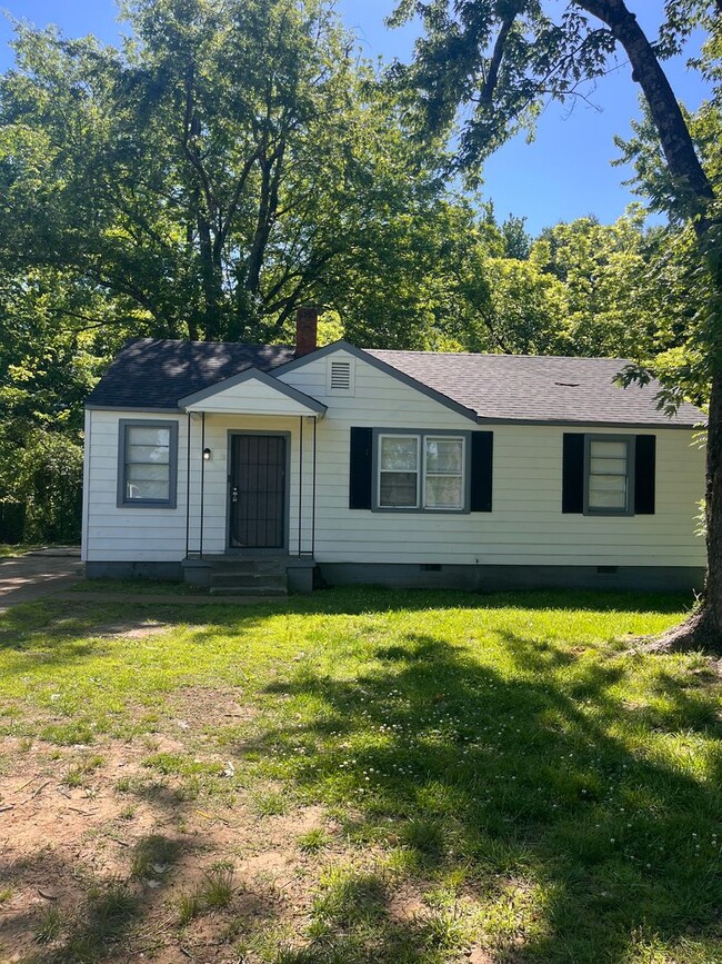 Building Photo - 3450 Ardmore St