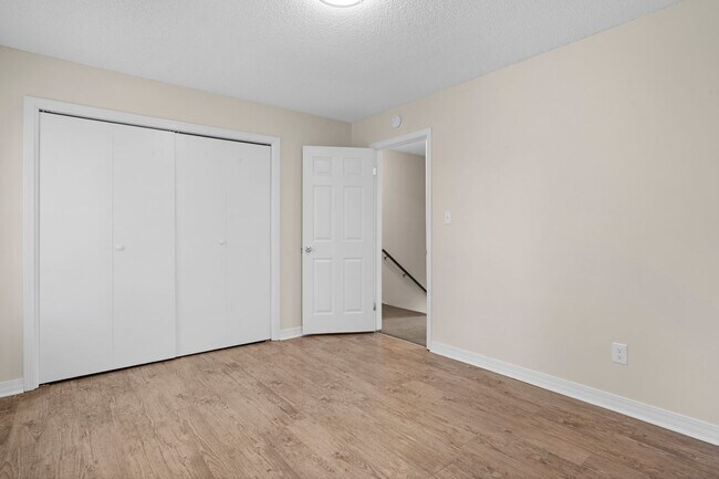 Building Photo - 501 S Edgewood Cir
