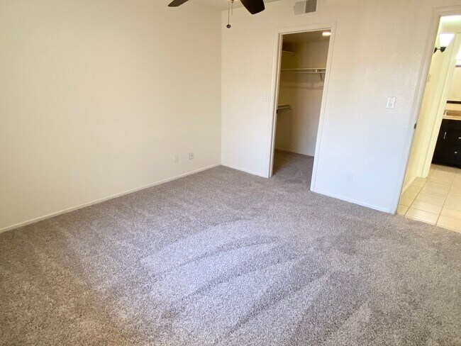 Building Photo - 2 Bedroom 2 Bath in Mesa