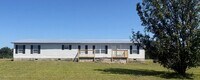 Building Photo - 4 Bed/2 Bath Mobile Home