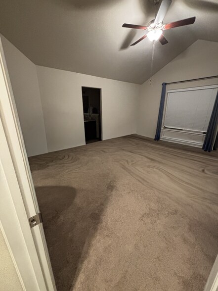 Building Photo - 4946 Olympus Dr