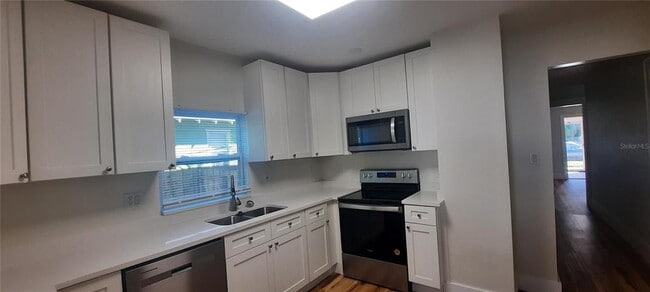 Building Photo - 127 17TH Ave S