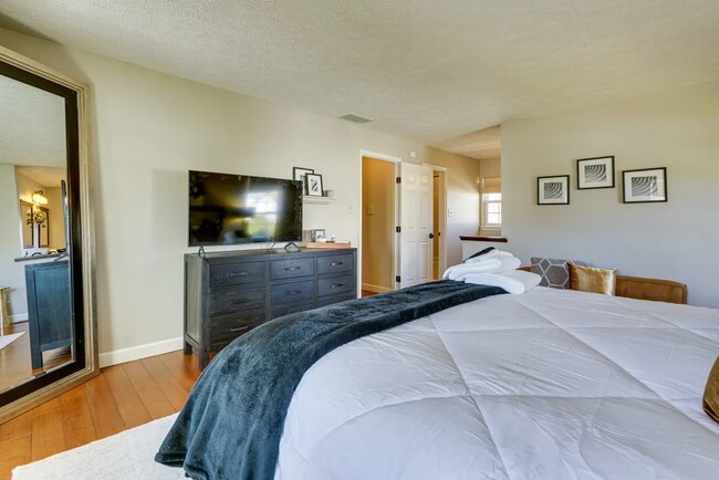 Bedroom 1 (master) - 151 Rambling Rd