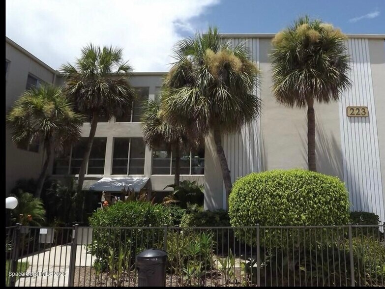 Primary Photo - 223 Columbia Dr